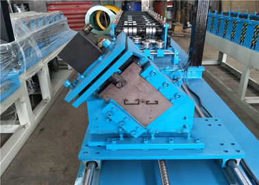 Lärmarme Metalldach-Platten-Maschinen-Stahlbolzen-Rolle, die Maschine 240V 60HZ bildet