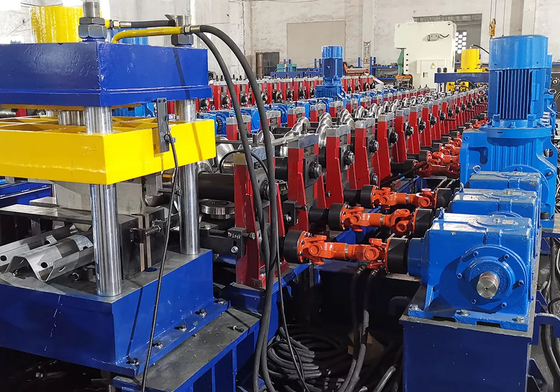 Zwei Wellen-Strahlen Chaindrive-Leitplanken-Rolle, die Maschine bildet