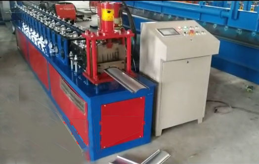 Hohe Genauigkeit Ppgi-Garagentor-Rolle, welche die Maschine automatisch bildet